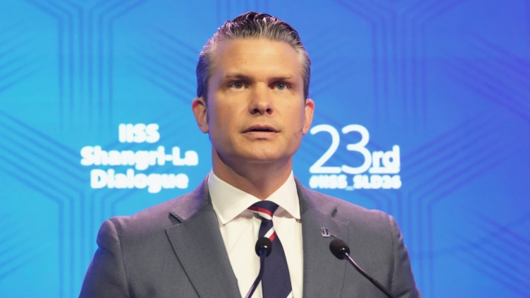 Χέγκσεθ προς Ιράν και Κίνα: «Καμία πυρηνική βόμβα στην Τεχεράνη, καμία ηγεμονία στην Ασία».