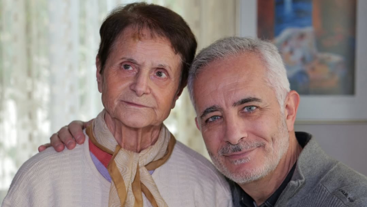 Πέθανε η μητέρα του Σωκράτη Αλαφούζου: Έφυγε τη μέρα που γύρισα από την Αμερική, έγραψε