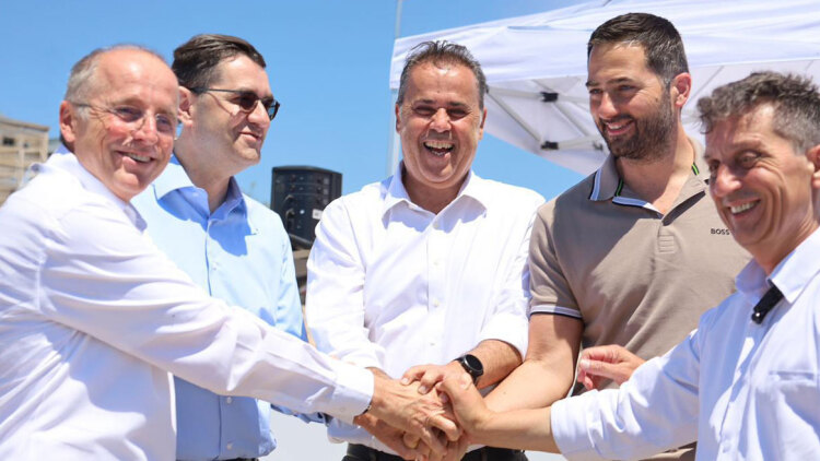 Εξασφαλίστηκε η άρδευση του Κωπαϊδικού πεδίου στη Λίμνη Υλίκη, αυτοψία Παπασταύρου στο πλωτό αντλιοστάσιο της ΕΥΔΑΠ