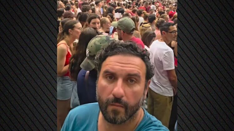 Στη συναυλία του Μπρούνο Μαρς στη Γαλλία μαζί με την κόρη του ο Μελέτης Ηλίας: «Σε ευχαριστώ Κοραλένια για το υπέροχο δώρο»