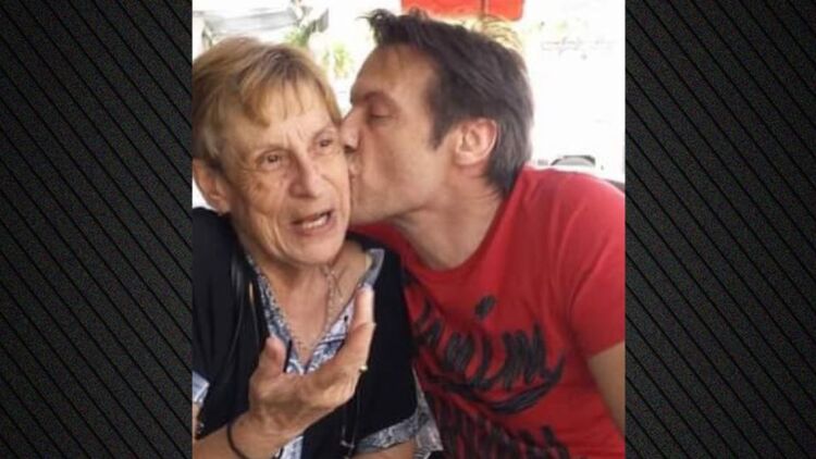 Στράτος Τζώρτζογλου για τη μητέρα του: Ήσουν, είσαι και θα είσαι η «ανάσα» μου