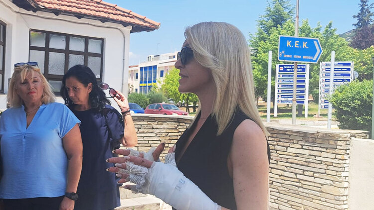 Εξιτήριο για την Αφροδίτη Νέστορα, δύο εβδομάδες μετά την δολοφονική επίθεση, «θα προσπαθήσω να σταθώ ξανά στα πόδια μου»