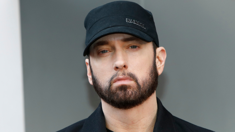 Eminem: Αθλητικά παπούτσια από τη συλλογή του πωλούνται σε δημοπρασία
