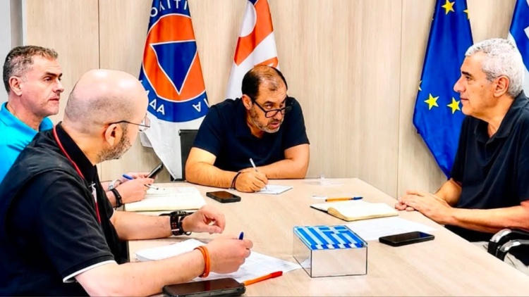 Ξεκινούν αυτοψίες σε έξι δήμους μετά τις πυρκαγιές: Σύσκεψη Κατσαφάδου στη Φωκίδα και έκτακτη κυβερνητική συνεδρίαση 