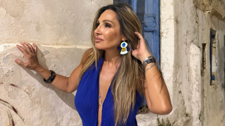 Ελένη Πετρουλάκη από την Κρήτη: Επιστροφή στις ρίζες μου, εδώ ο χρόνος μοιάζει να σταματά