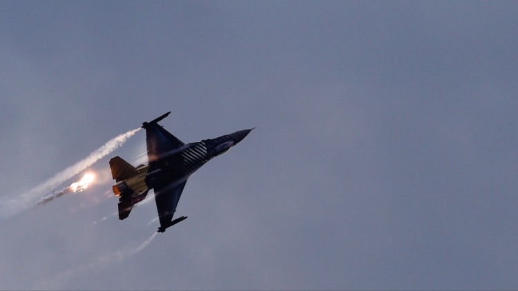 Ισπανικό F-18 του ΝΑΤΟ κατέρριψε drone που παραβίασε τον εναέριο χώρο της Ρουμανίας 