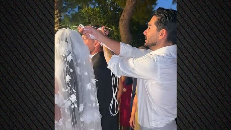 Το βίντεο από τον γάμο της αδερφής του Χρήστου Μάστορα: Κουμπάρος του ζευγαριού ο τραγουδιστής 
