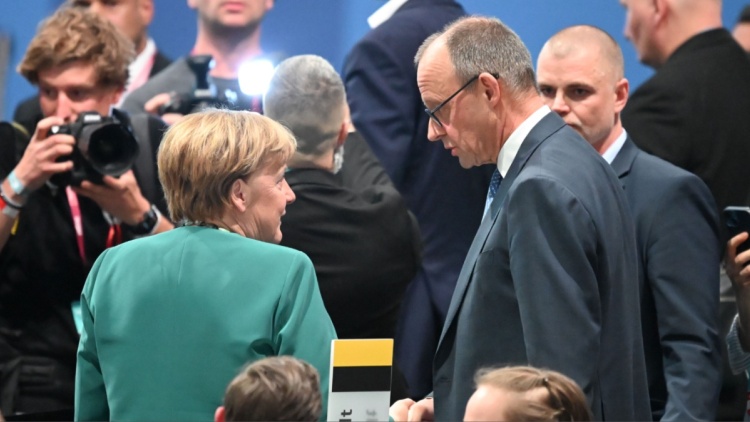 Ο Μερτς κατηγορεί τη Μέρκελ για την άνοδο της AfD: «Σημαντική ζημιά» στη Σαξονία-Άνχαλτ αν κυβερνήσει 