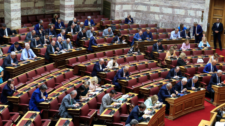 Συνταγματική Αναθεώρηση: Πέρασαν οι προτάσεις της ΝΔ, οι ψήφοι ανά άρθρο