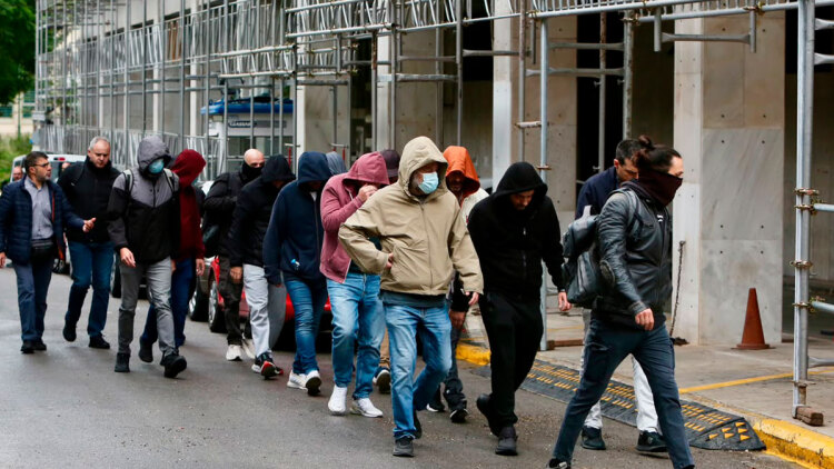 Στον ανακριτή οι πρώτοι 10 από την απάτη της Pizza Fan με τις πειραγμένες αποδείξεις, δείτε βίντεο