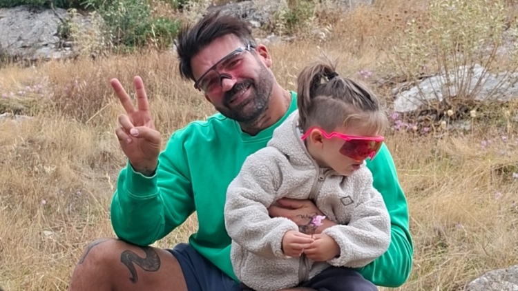 Η εξομολόγηση του Δημήτρη Αλεξάνδρου για τον γιο του: Δεν έχει σημασία πού βρίσκομαι ή τι κάνω, αρκεί να ξέρω ότι έχω εκείνον