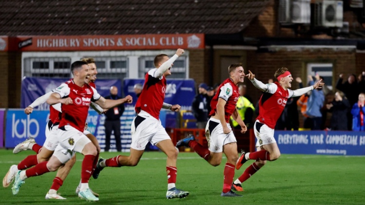Σοκ στο Carabao Cup: Η Φλίτγουντ της τέταρτης κατηγορίας απέκλεισε στα πέναλτι την Άρσεναλ 