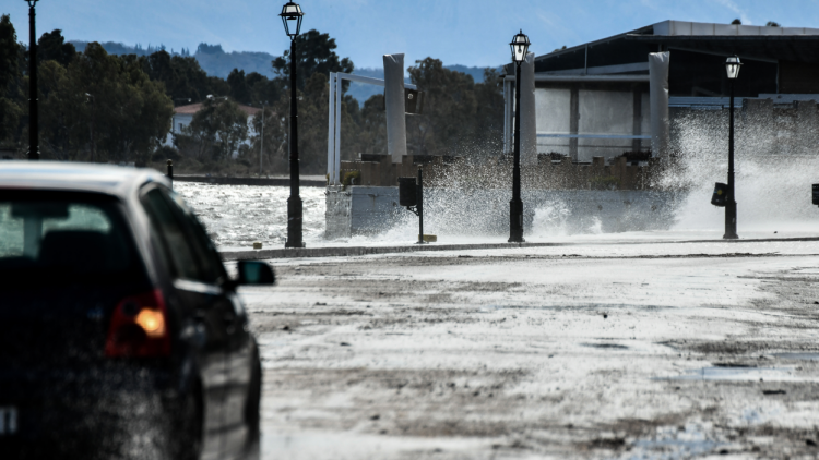 Νέα επιδείνωση του καιρού με λασποβροχές από το βράδυ της Κυριακής, έως 9 μποφόρ στο Αιγαίο -  Καταιγίδες εκ νέου στην Αττική