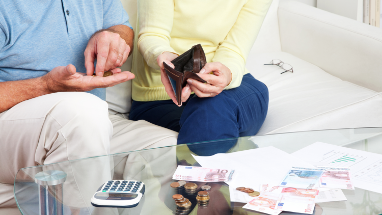 Συντάξεις Δεκεμβρίου 2025: Πότε θα πληρωθούν οι κύριες και οι επικουρικές του Δημοσίου
