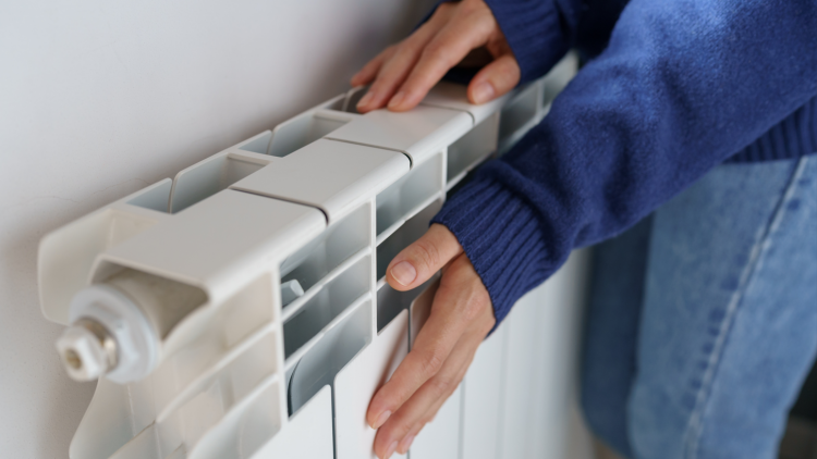 Επίδομα Θέρμανσης: Πότε πληρώνεται η προκαταβολή, ποιοι δικαιούνται έως 1.200 ευρώ
