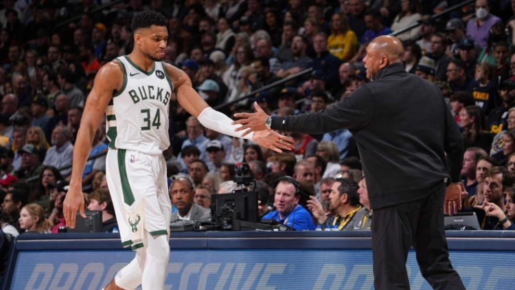 Ντοκ Ρίβερς για Αντετοκούνμπο: «Δεν υπάρχει χρονοδιάγραμμα επιστροφής»
