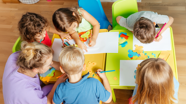 Ξεκινούν σήμερα οι αιτήσεις για 91 προσλήψεις στους βρεφονηπιακούς σταθμούς της ΔΥΠΑ
