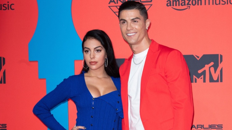 Ρονάλντο: Μετά την πρόταση γάμου στη Ροντρίγκεζ με το δαχτυλίδι των 3,7 εκατ. λιρών, της έκανε δώρα αξίας 270.000