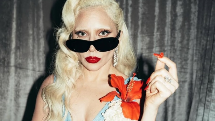 Η Lady Gaga ευχαρίστησε τον Bad Bunny για τη συμμετοχή της στο halftime show του Super Bowl: Ήταν τιμή μου, έγραψε
