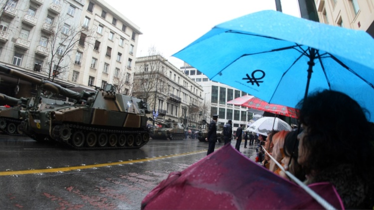 Καιρός: Άστατος όλη την εβδομάδα και ψιλόβροχο την 25η Μαρτίου, πού θα χρειαστεί ομπρέλα στις παρελάσεις 