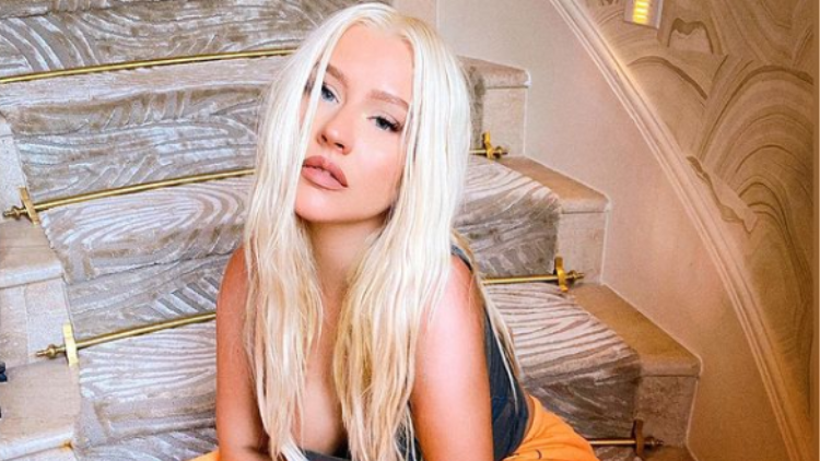 750px x 422px - Christina Aguilera welcomes 2021 naked in the bath (video) |  protothemanews.com