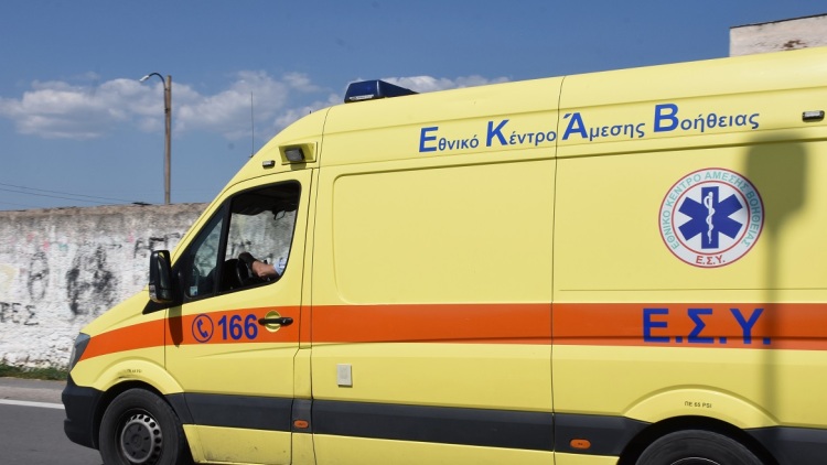 Αχαΐα: Νεκρός ποδηλάτης που έπεσε σε μάντρα