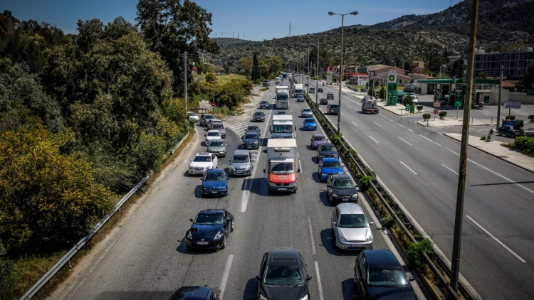 Κίνηση: Στο «κόκκινο» Κηφισός και Κηφισίας - Έως και 30 λεπτά οι καθυστερήσεις στην Αττική Οδό 