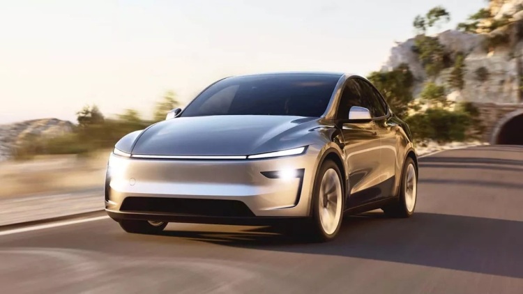 Tesla Model Y: Έρχεται και 7θέσιο αλλά…