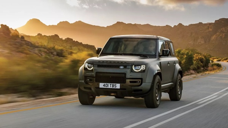 Οδηγούμε το Defender 110 Octa - Πόσο κοστίζει;