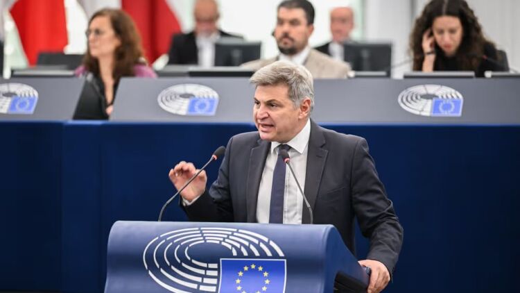 Το μεγαλύτερο μέρος του τζίρου γεωργικών εφοδίων γίνεται επί πιστώσει, λέει ο Φαραντούρης