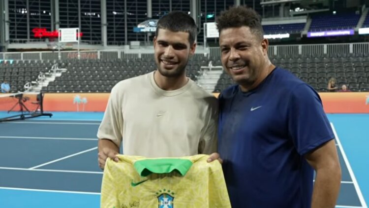 Βίντεο: Ο Αλκαράθ παίζει τένις με τον Ρονάλντο το «φαινόμενο»