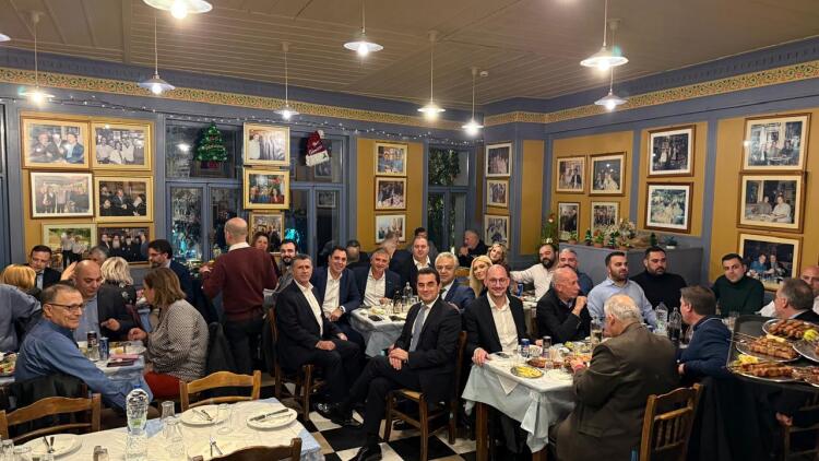 Η ΝΔ στον ιστορικό Μπαϊρακτάρη: Δείπνο με κομματικά στελέχη και προέδρους των Νομαρχιακών Οργανώσεων