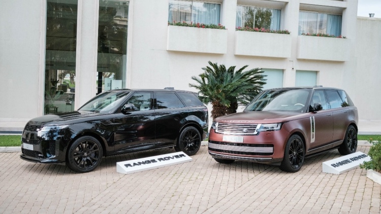 Jaguar Land Rover στην Ελλάδα!