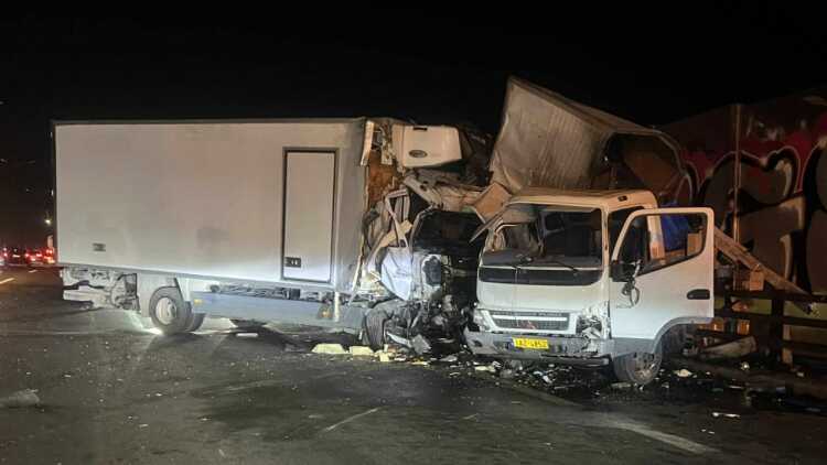 Νεκρός ο ένας οδηγός στο τροχαίο τα ξημερώματα στον Κηφισό: Στο όχημά του έπεσε φορτηγό από το αντίθετο ρεύμα