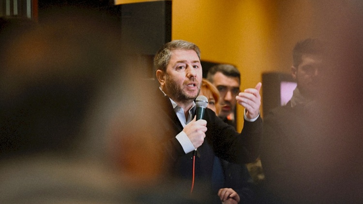 Video: Με στόλο πολυτελών SUV ο Νίκος Ανδρουλάκης στα μπλόκα