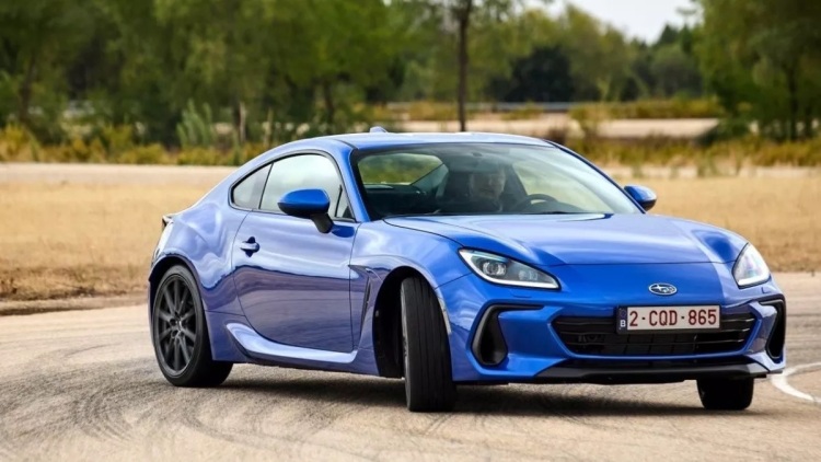 Η Ευρώπη «σκοτώνει» τα σπορ μοντέλα;