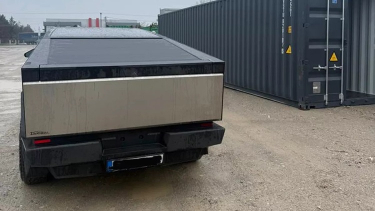 Το πρώτο Telsa Cybertruck ήρθε Ελλάδα - Σε ποιόν ανοίκει;