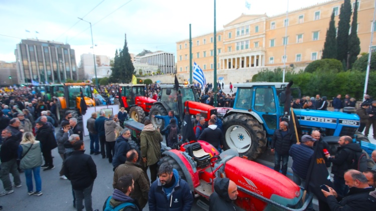 Βαριά πρόστιμα ακόμα και συλλήψεις στους αγρότες οδηγούς των τρακτέρ