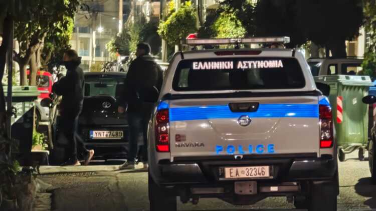 «Κουνήθηκε το σπίτι»: Κάτοικος περιγράφει τη στιγμή της έκρηξης της χειροβομβίδας στον Κορυδαλλό