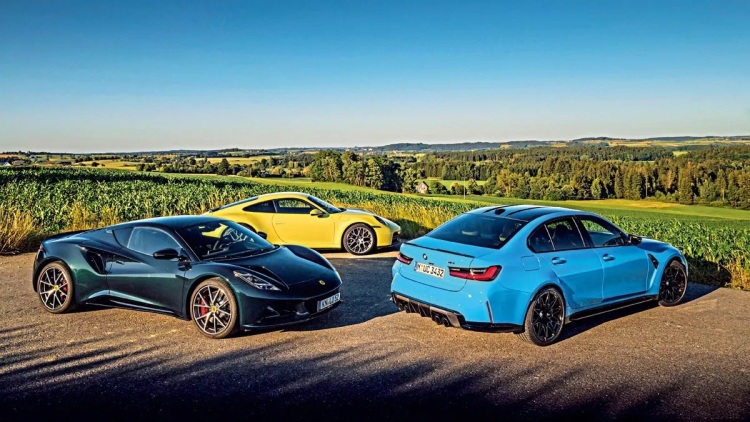 Σύγκρουση... γιγάντων!