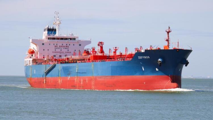 Σε ποιον ανήκει το ελληνόκτητο δεξαμενόπλοιο που χτυπήθηκε στον Περσικό