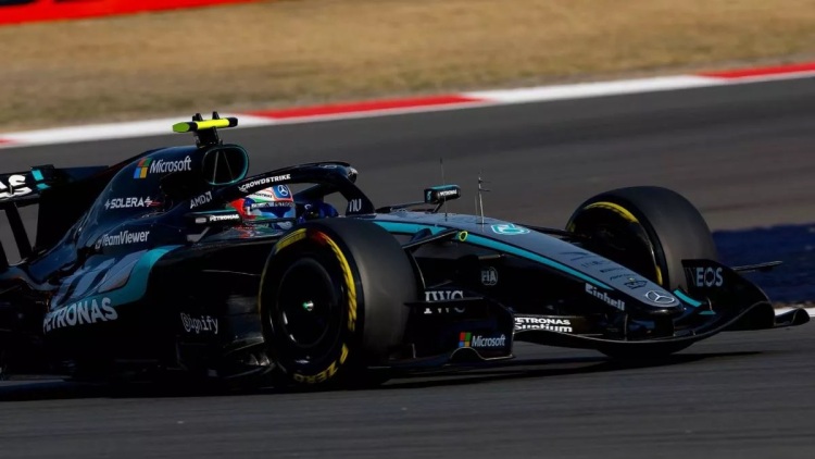 F1 GP Κίνας: Ο Αντονέλι παίρνει την πρώτη του pole! (+video)