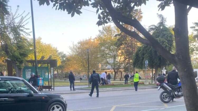 Αναστάτωση στην Αλεξανδρούπολη από άνδρα με μαχαίρι στο κέντρο της πόλης