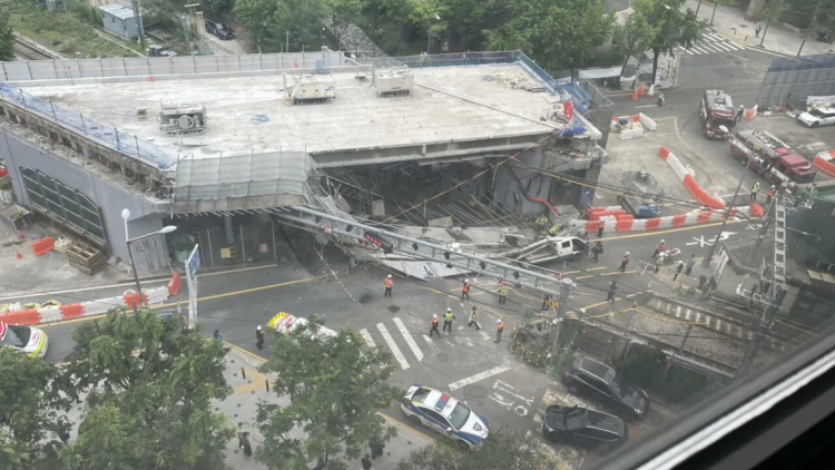 Κατάρρευση γέφυρας στη Νότια Κορέα με τρεις νεκρούς και πολλούς τραυματίες, δείτε βίντεο 