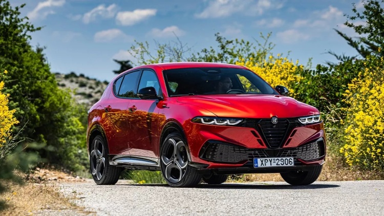 Δοκιμάζουμε την Alfa Romeo Tonale Ibrida 1.5 DDCT 175 PS - Πόσο κοστίζει;
