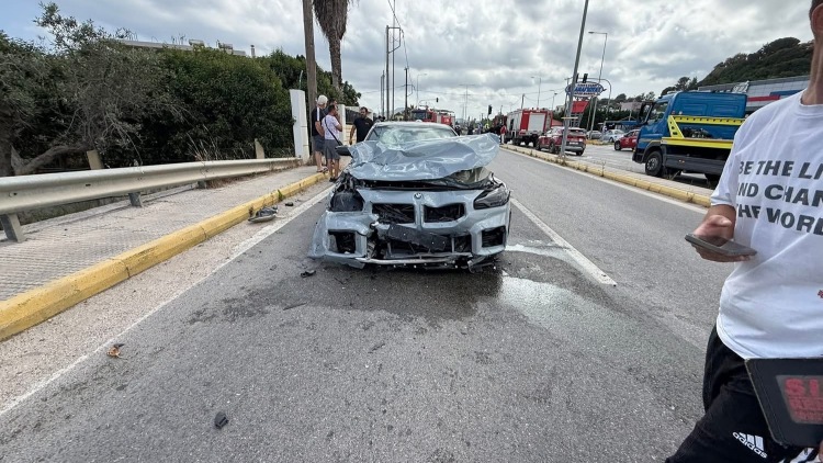 Ένοχος ο οδηγός της BMW που ήθελε να ξηλώσει τον εγκέφαλο του αυτοκινήτου μετά το τροχαίο στη Ρόδο που σκοτώθηκαν μητέρα και κόρη
