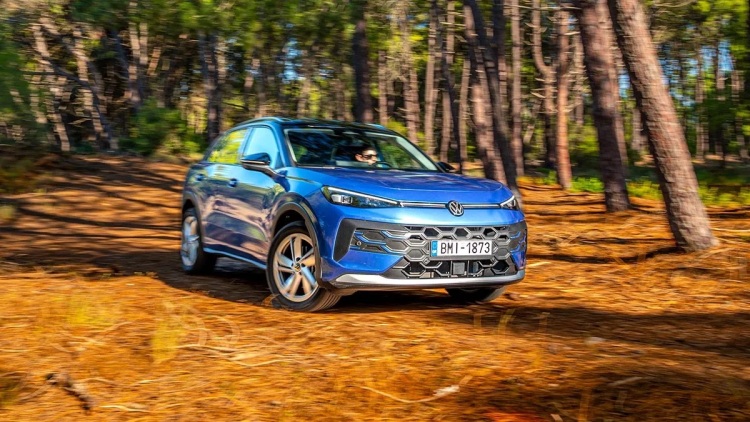 Δοικιμάζουμε το νέο Volkswagen T-Roc 1.5 eTSI - Πόσο κοστίζει;
