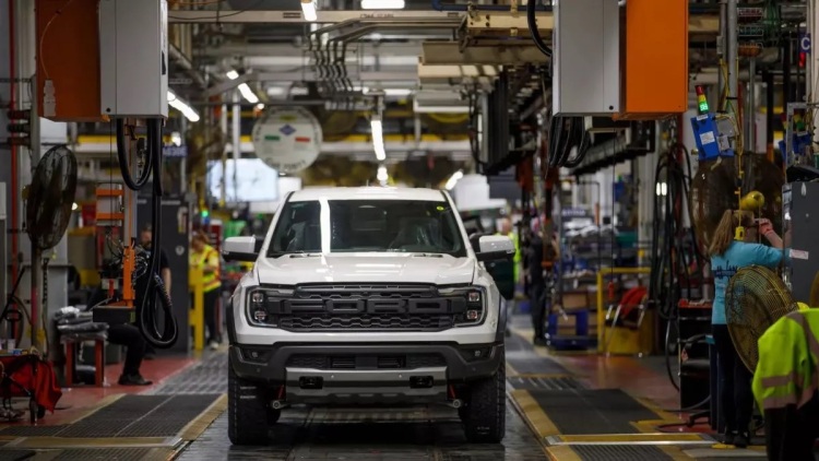 Στη Ford προειδοποιούν για τους Κινέζους