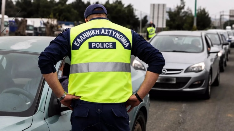 Νέος ΚΟΚ: Κόβουν κλήση και στους συνεπιβάτες