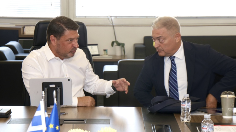 Ιός Δυτικού Νείλου: Έκτακτος ψεκασμός σε 10.000 στρέμματα στην Ανατολική Αττική, σύσκεψη Χαρδαλιά με ΕΟΔΥ
